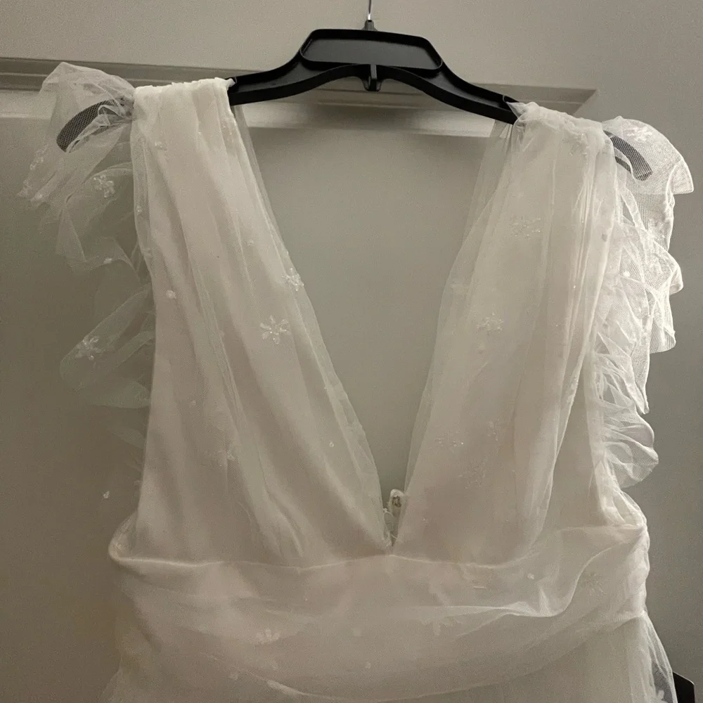 White dress (Bridal, elegant) - Picture 2 of 6